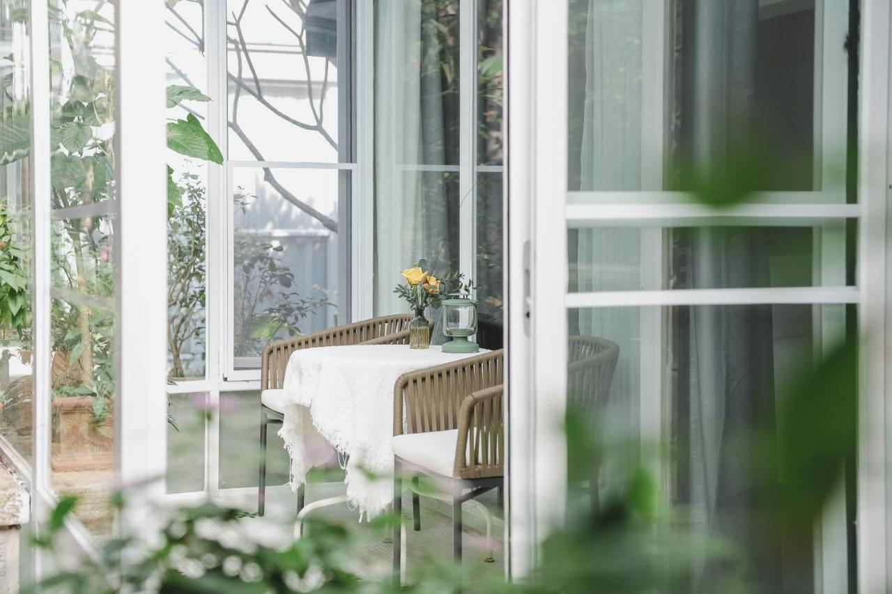 Shenzhen No'6 Garden Villa --French Window With Garden View,Close To Sea World &Shekou Ferry Port &K11 Ecoast &Subway Nearby ,Offer Western Food And Coffee &English Speaking With Tour Services Екстер'єр фото