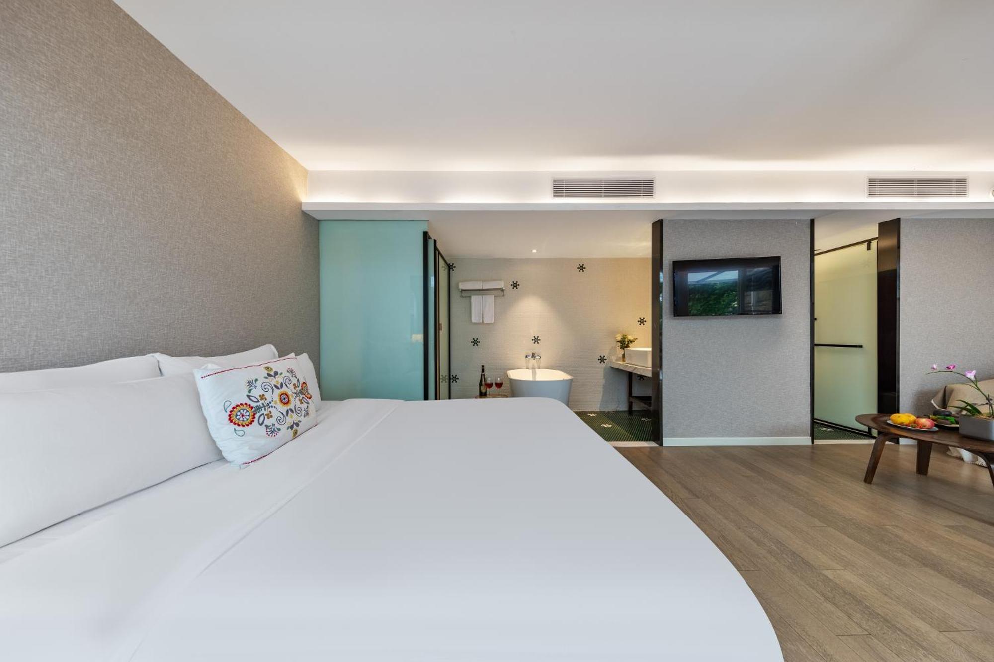 Shenzhen No'6 Garden Villa --French Window With Garden View,Close To Sea World &Shekou Ferry Port &K11 Ecoast &Subway Nearby ,Offer Western Food And Coffee &English Speaking With Tour Services Екстер'єр фото