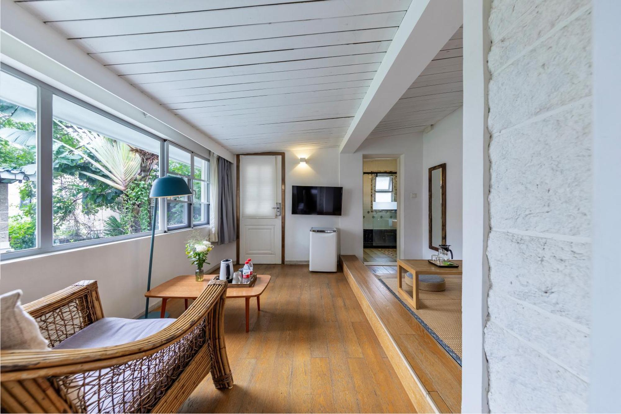Shenzhen No'6 Garden Villa --French Window With Garden View,Close To Sea World &Shekou Ferry Port &K11 Ecoast &Subway Nearby ,Offer Western Food And Coffee &English Speaking With Tour Services Екстер'єр фото