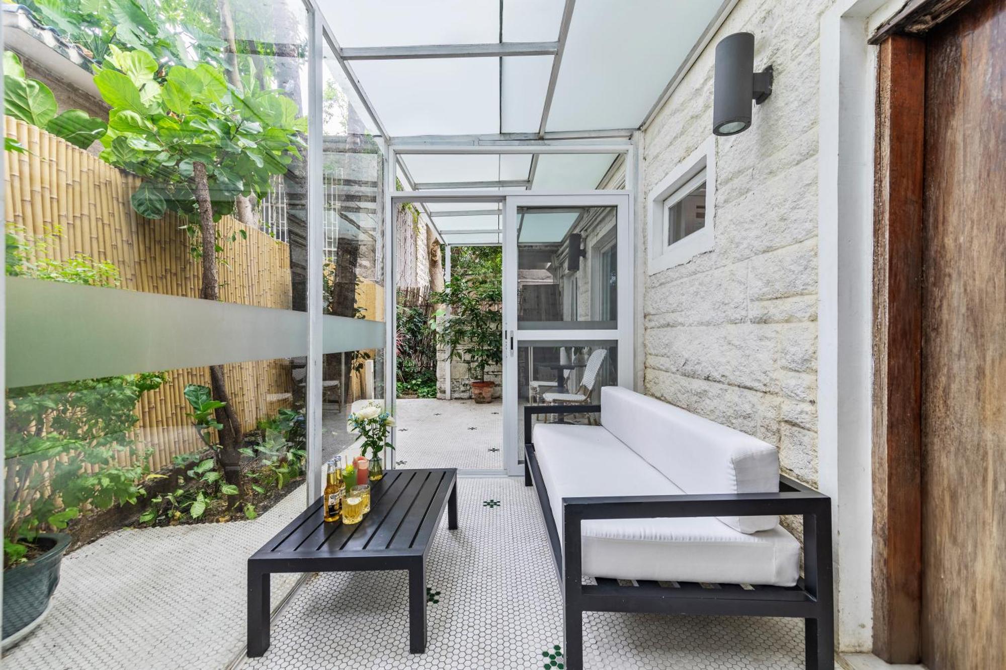 Shenzhen No'6 Garden Villa --French Window With Garden View,Close To Sea World &Shekou Ferry Port &K11 Ecoast &Subway Nearby ,Offer Western Food And Coffee &English Speaking With Tour Services Екстер'єр фото