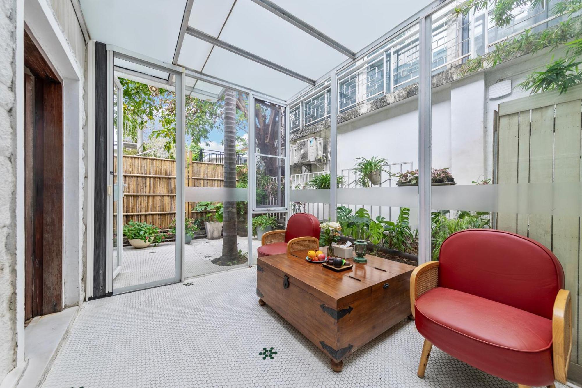 Shenzhen No'6 Garden Villa --French Window With Garden View,Close To Sea World &Shekou Ferry Port &K11 Ecoast &Subway Nearby ,Offer Western Food And Coffee &English Speaking With Tour Services Екстер'єр фото