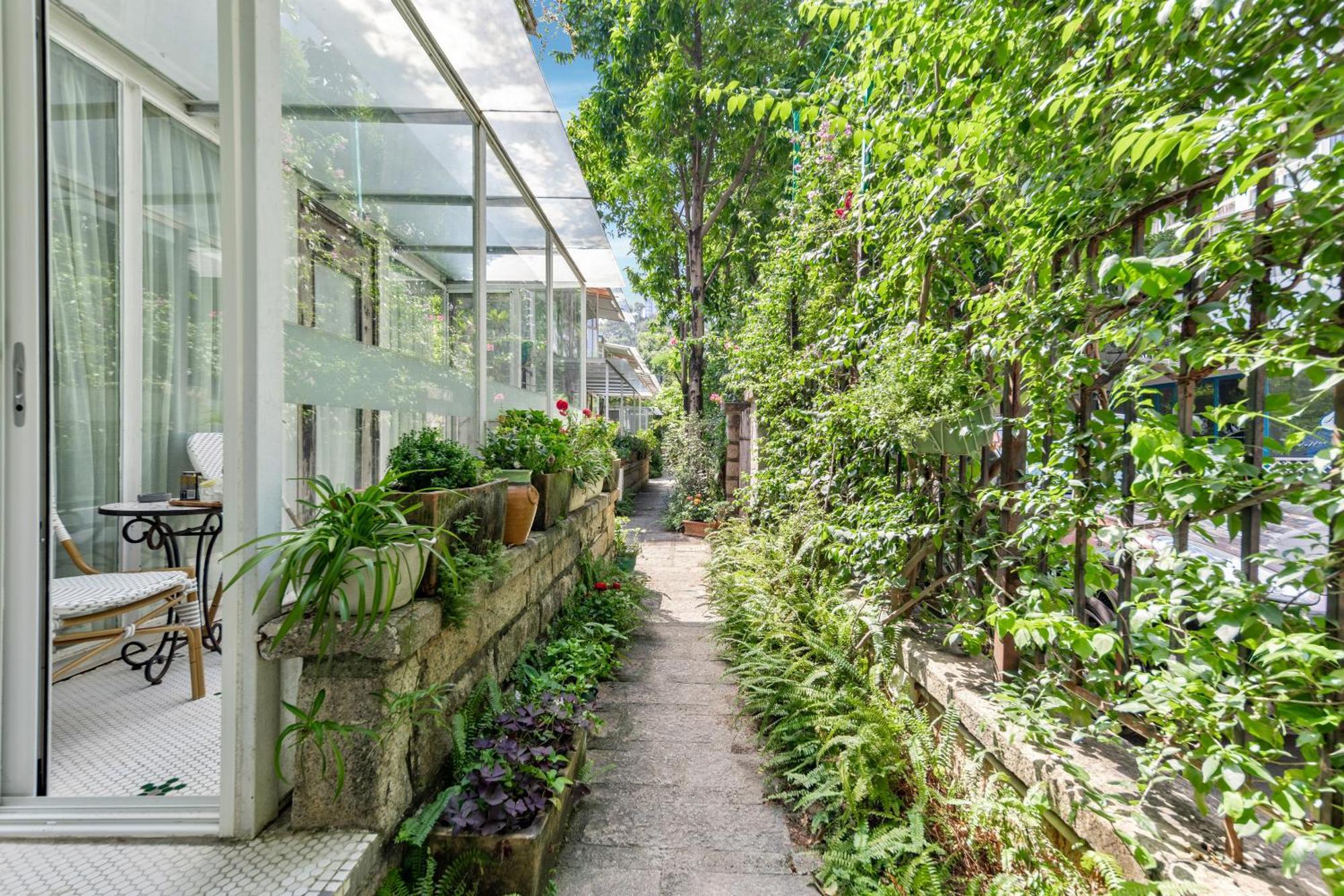 Shenzhen No'6 Garden Villa --French Window With Garden View,Close To Sea World &Shekou Ferry Port &K11 Ecoast &Subway Nearby ,Offer Western Food And Coffee &English Speaking With Tour Services Екстер'єр фото